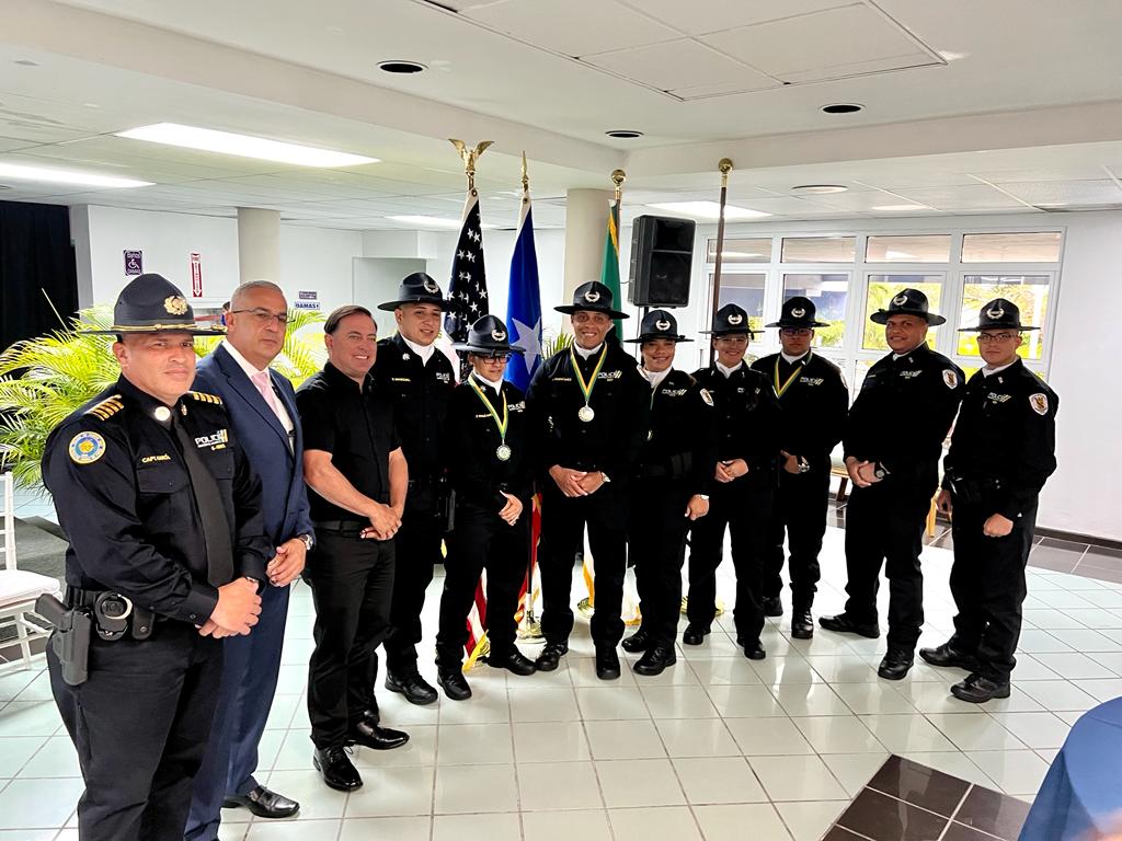 Lajas cuenta con 8 nuevos policías municipales
