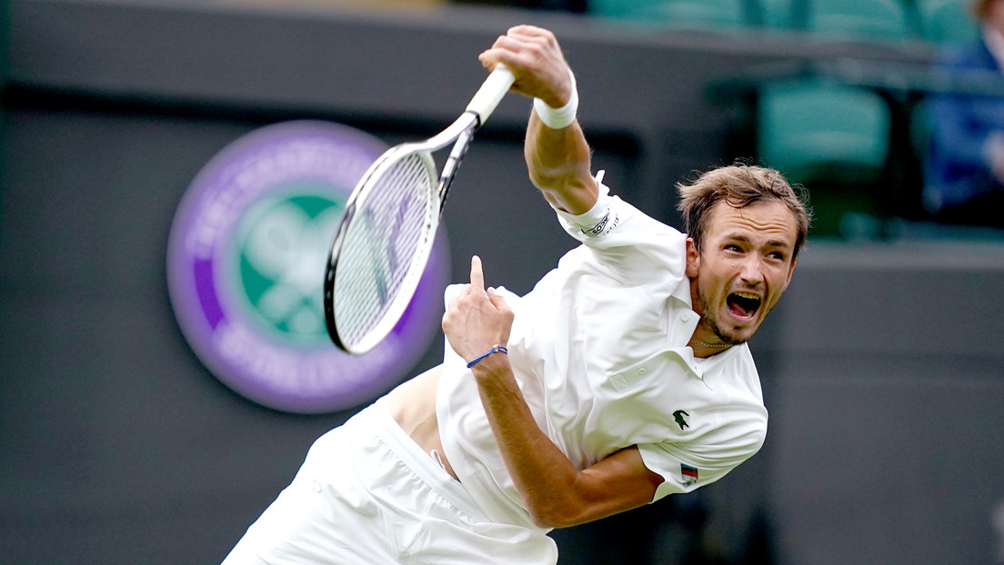 Wimbledon prohíbe la participación de tenistas rusos y bielorrusos solo en 2022, declaran los organizadores