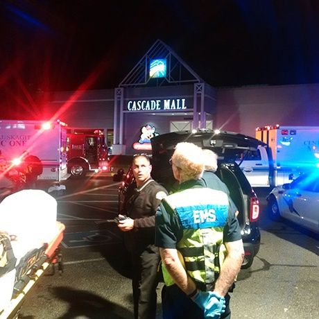 Un tiroteo en un centro comercial de EE.UU. deja cuatro personas muertas y dos heridas